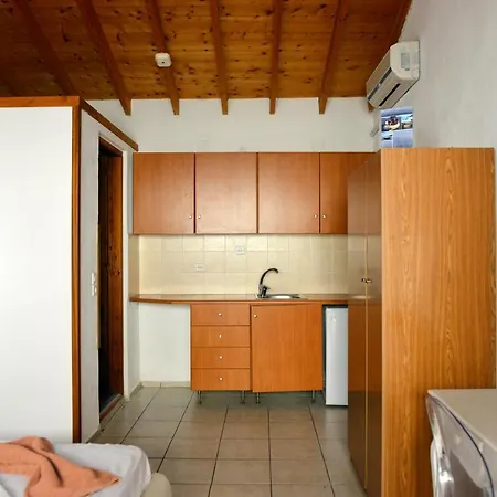 Apartment Yalis