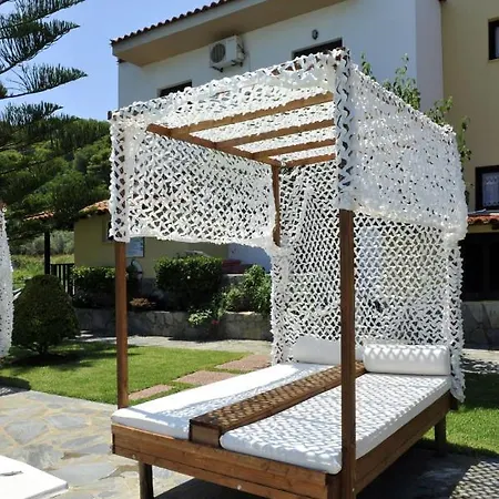 Yalis Apartment